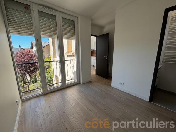 Vente
                Appartement23,66 m² - 1 Pièce -
                    RODEZ (12000)