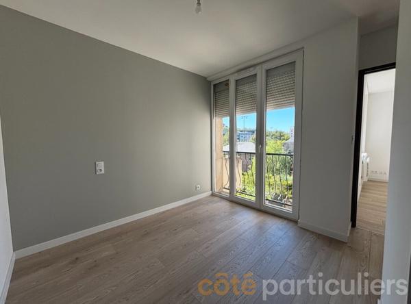 Vente
                Appartement23,66 m² - 1 Pièce -
                    RODEZ (12000)