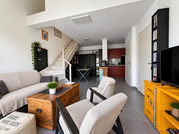 Appartement
         2 pièces
        - 38 m² Exclusivité 200 000 € *