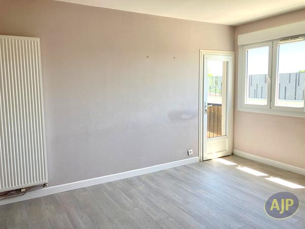 Appartement à louer Libourne : 4 pièces, 75m² avec 3 chambre(s) à 895€ - AJP Immobilier Saint Andre de Cubzac
