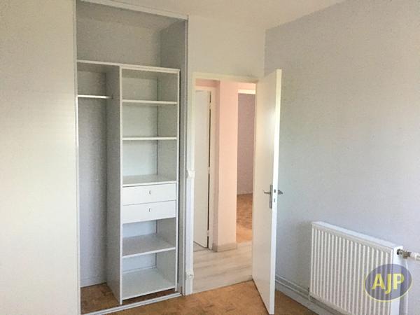 Appartement à louer Libourne : 4 pièces, 75m² avec 3 chambre(s) à 895€ - AJP Immobilier Saint Andre de Cubzac