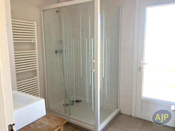 Appartement à louer Libourne : 4 pièces, 75m² avec 3 chambre(s) à 895€ - AJP Immobilier Saint Andre de Cubzac