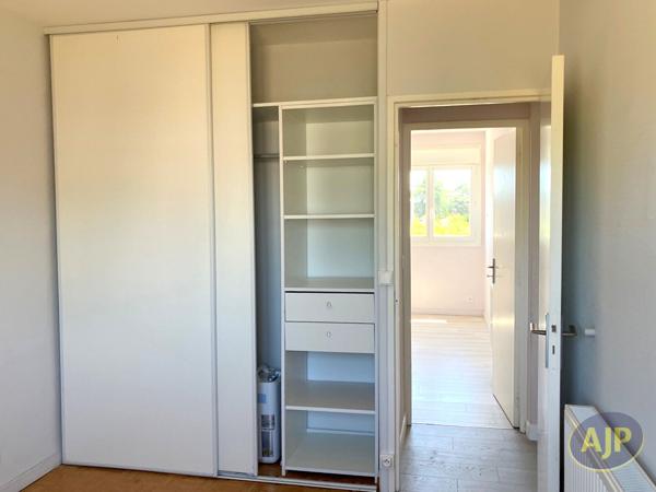 Appartement à louer Libourne : 4 pièces, 75m² avec 3 chambre(s) à 895€ - AJP Immobilier Saint Andre de Cubzac