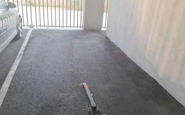 Stationnement à louer