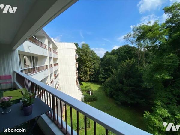 APPARTEMENT DONNANT SUR PARC