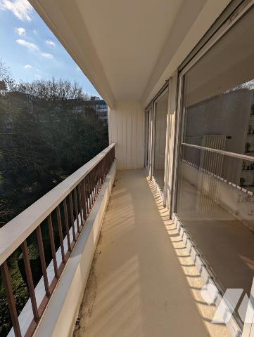 APPARTEMENT DONNANT SUR PARC