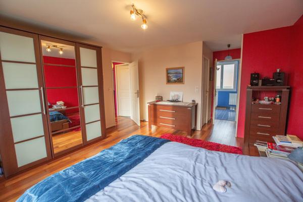 SUPERBE MASON FAMILIALE 205 m2