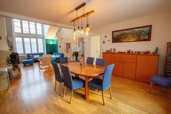 SUPERBE MASON FAMILIALE 205 m2