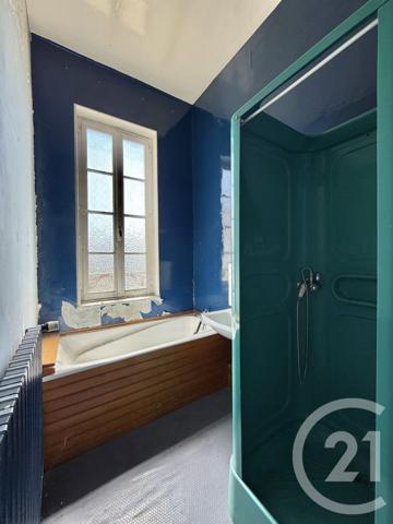 Appartement T4 à vendre  5 pièces - 123,10 m2 MOULINS - 03