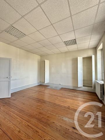 Appartement T4 à vendre  5 pièces - 123,10 m2 MOULINS - 03