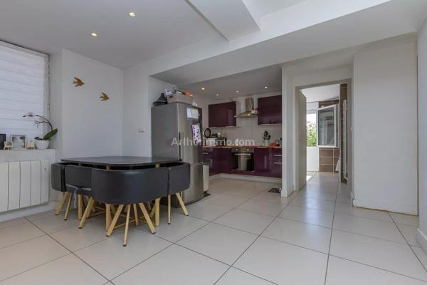 Vente                                                      Appartement
                        
                     3 pièces                      64 m2                     à Vasselin