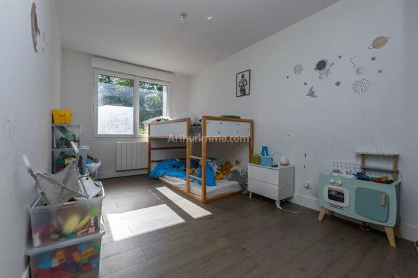 Vente                                                      Appartement
                        
                     3 pièces                      64 m2                     à Vasselin