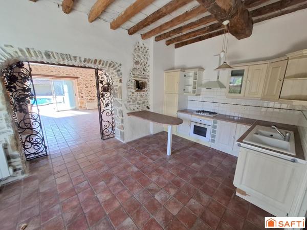 Maison Béarnaise composée de 2 logements, 7 pièces, 5 chambres