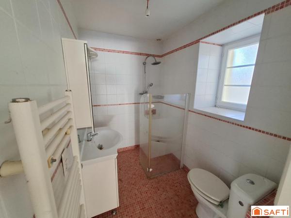 Maison Béarnaise composée de 2 logements, 7 pièces, 5 chambres