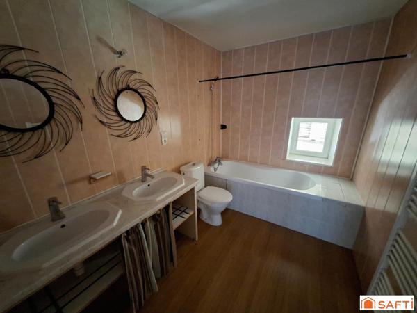 Maison Béarnaise composée de 2 logements, 7 pièces, 5 chambres