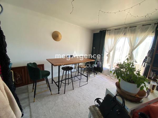 Appartement à BRIGNOLES, 83170 - 3 pièces 74m²