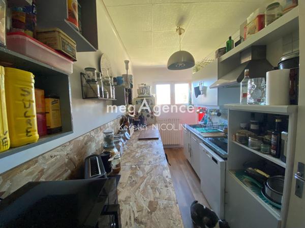 Appartement à BRIGNOLES, 83170 - 3 pièces 74m²