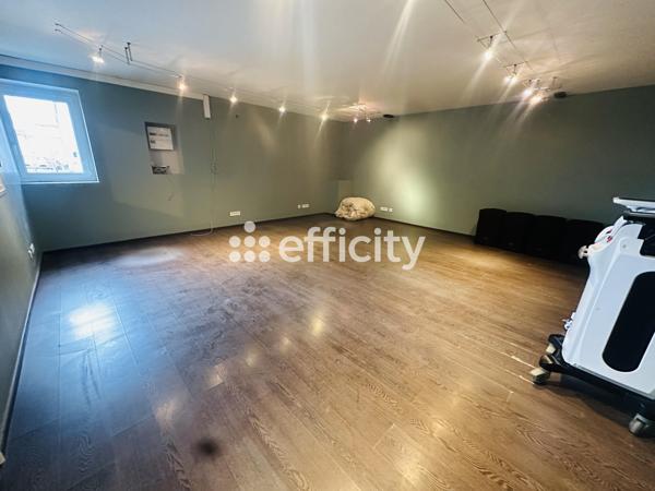 Local Commercial 6 pièces - 321 m²