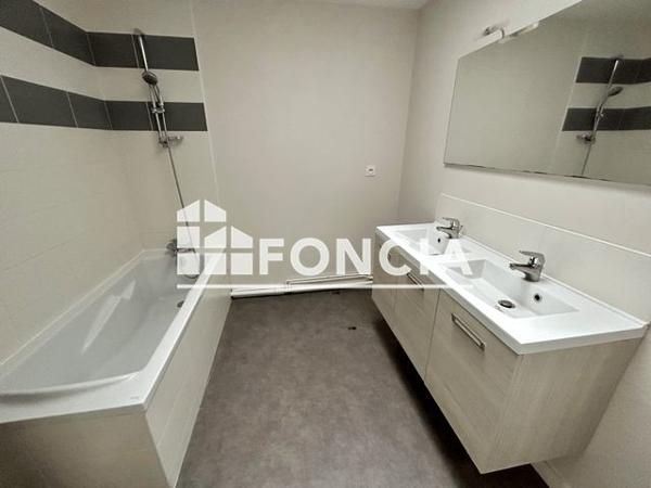 Location Appartement 4 pièces 63.62 m² - 148 AVENUE BOLLEE Le Mans 72000