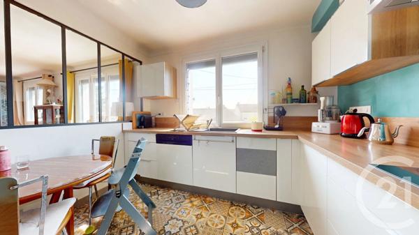 Maison à vendre  5 pièces - 115 m 2   ST HERBLAIN  - 44