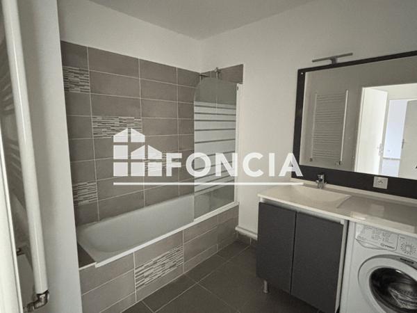 Location Appartement 3 pièces 60.73 m² - 11 RUE FRANCOIS HERITIER Biilere 64140