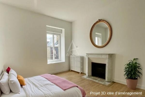 Maison de ville rénovée, surface de 152 m² sur un terrain de 193 m²-avec 5 chambres, cuisine A/E , grand salon expo sud avec cheminée,  quartier Bonabry - Fougères .