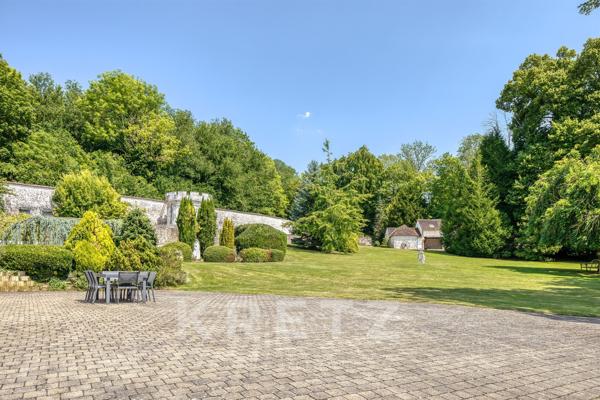 Propriété de caractère de 500 m² au cœur d'un domaine de 3,5 hectares – Aux portes du Vexin Français