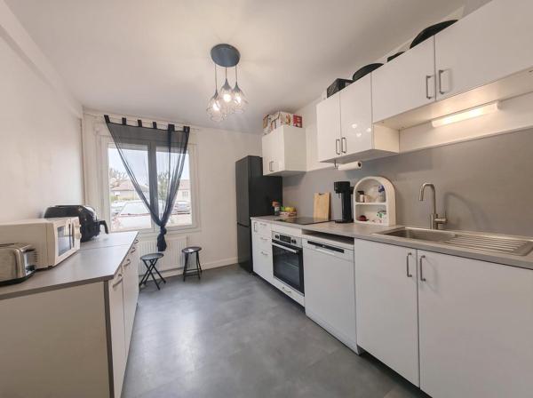 Bel appartement avec balcon rénové, vendu loué !
