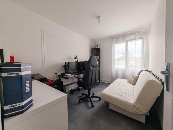 Bel appartement avec balcon rénové, vendu loué !