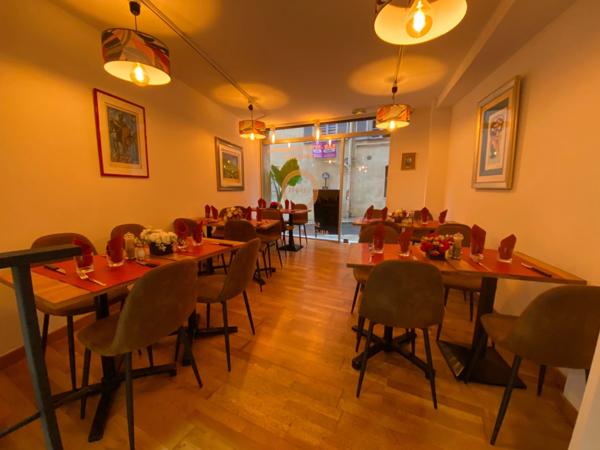 GRASSE (06)bar licence 4, snack petite restauration glace sur place et emporter, terrasse