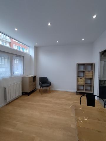 T2- meublé - Montreuil