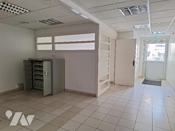 Immeuble commerciale avec garage au coeur d'Aubigny