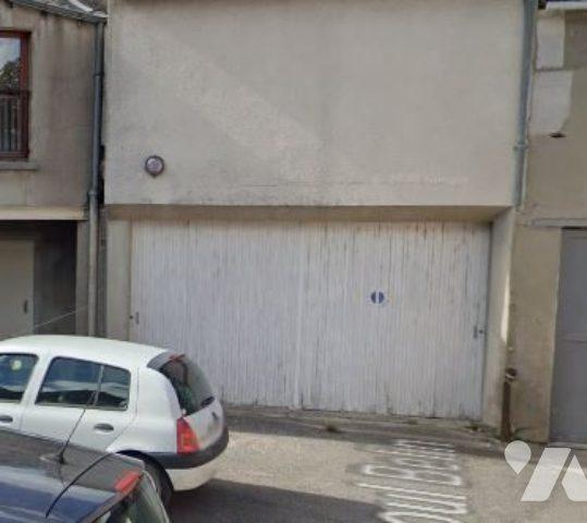 Immeuble commerciale avec garage au coeur d'Aubigny