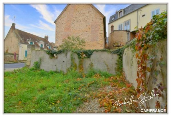 Dpt Cher (18), à vendre CULAN maison P6 de 227 m² - Terrain de 274,00 m²