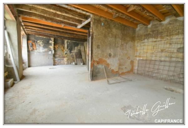 Dpt Cher (18), à vendre CULAN maison P6 de 227 m² - Terrain de 274,00 m²