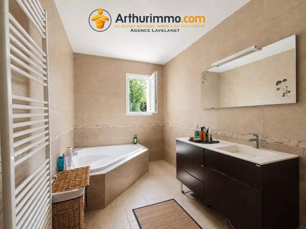 Vente                                                      Maison
                        
                     5 pièces                      120 m2                     à Foix