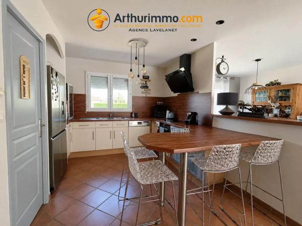 Vente                                                      Maison
                        
                     5 pièces                      120 m2                     à Foix