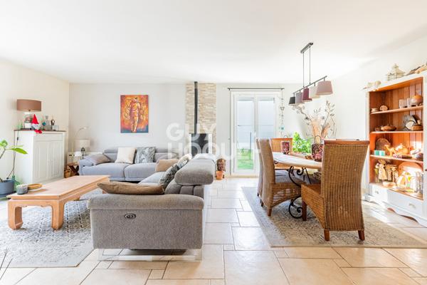 CHARMANTE MAISON DE PLAIN-PIED DE 6 PIECES (108 m²) À SAINT-GERMAIN-LES-CORBEIL