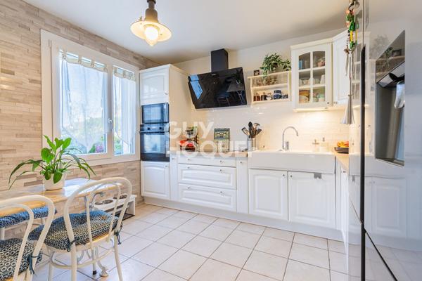 CHARMANTE MAISON DE PLAIN-PIED DE 6 PIECES (108 m²) À SAINT-GERMAIN-LES-CORBEIL