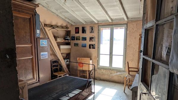 Maison de campagne à fort potentiel –  5 chambres - dépendances- VASSY-SOUS-PISY(89)