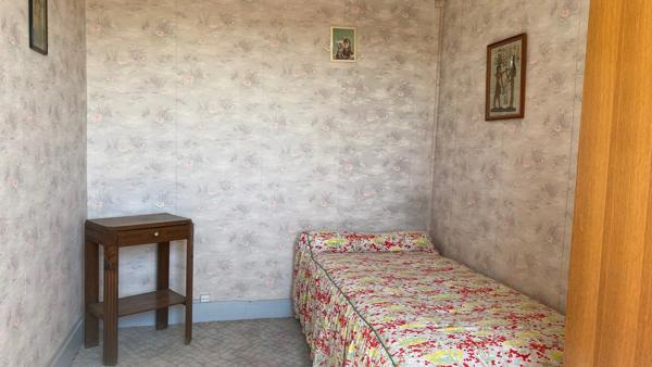 Maison de campagne à fort potentiel –  5 chambres - dépendances- VASSY-SOUS-PISY(89)