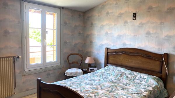 Maison de campagne à fort potentiel –  5 chambres - dépendances- VASSY-SOUS-PISY(89)