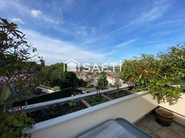 Vaujours Duplex de 111m² avec terrasse de 20m²