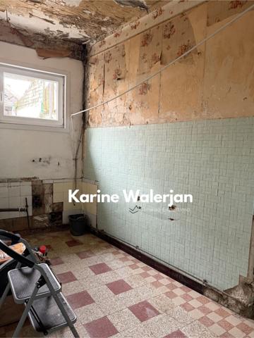 Courrières (62710) MAISON AVEC 3 GARAGES JARDIN ET COMBLES AMENAGEABLES FORT POTENTIEL