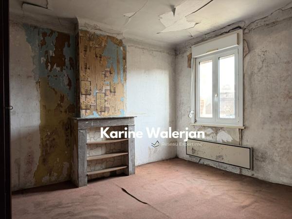 Courrières (62710) MAISON AVEC 3 GARAGES JARDIN ET COMBLES AMENAGEABLES FORT POTENTIEL