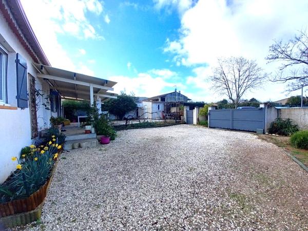Villa Gonfaron 4 pièces, garage, piscine, jardin 564 m2