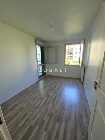 Superbe T3 récent avec grand balcon avec vue sur jardin