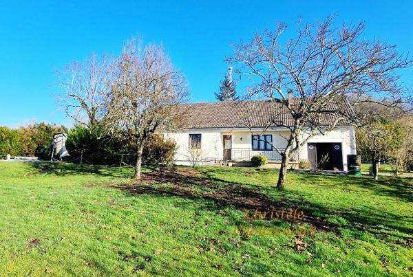 24120 Terrasson : Maison  de plain pieds  sur 4385m² de terrain
