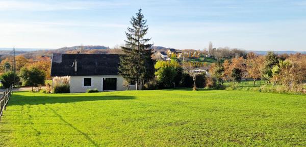 24120 Terrasson : Maison  de plain pieds  sur 4385m² de terrain