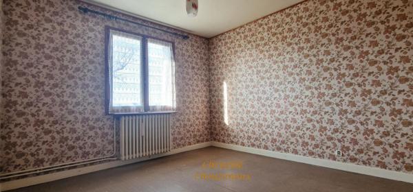 24120 Terrasson : Maison  de plain pieds  sur 4385m² de terrain